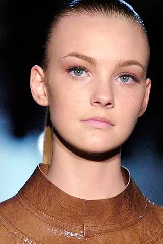 Look 15
